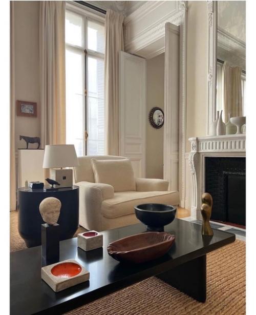 Интерьер квартиры во французском стиле середины века впечатляет своей изысканностью и утонченностью. 03