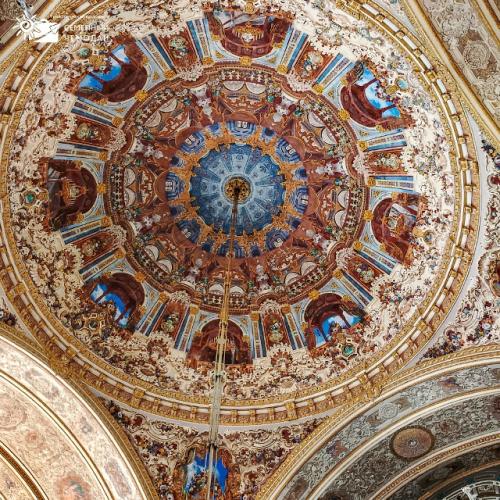 Это интерьеры дворца долмабахче - одного из самых роскошных дворцов Турции. 04