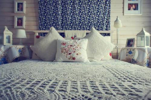 Спальня в деревенском стиле 10 кв. 05