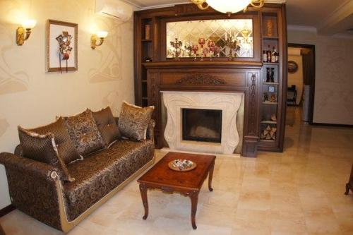 При работе над проектом главная задача у дизайнера всегда одна - создать комфортное, функциональное и уютное пространство. 08