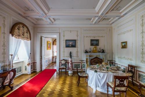 Ольгин павильон.  Построен в 1841-1844 годах архитектором штакеншнейдером Андреем Ивановичем. 01