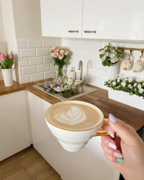 Цветы как часть интерьера в прекрасном доме Юстины. 02