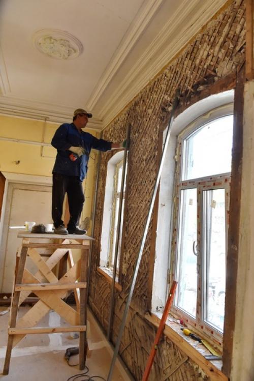 В Омске восстанавливают старинный особняк. 01