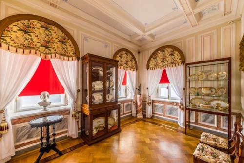 Ольгин павильон.  Построен в 1841-1844 годах архитектором штакеншнейдером Андреем Ивановичем. 03