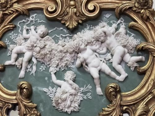 Потрясающая экскурсия!  Это мнение всей нашей многочисленной группы (25 человек), после посещения особняка толстых - борисовских. 02