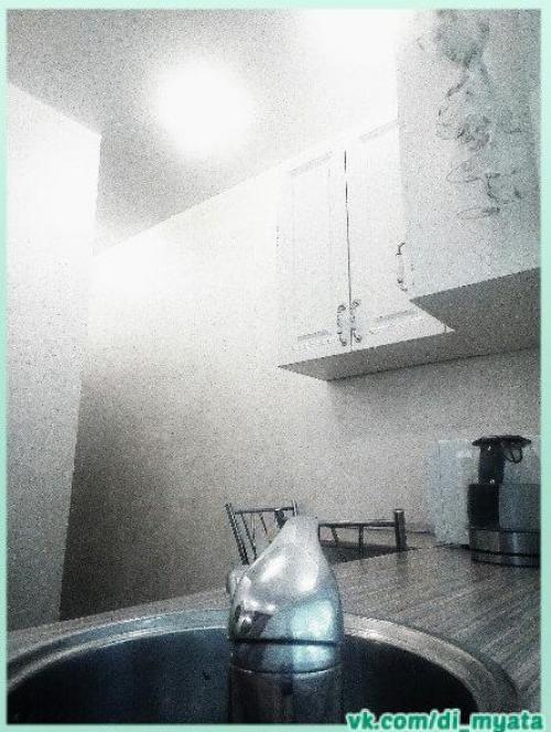 Небольшая кухня. После ремонта. 08