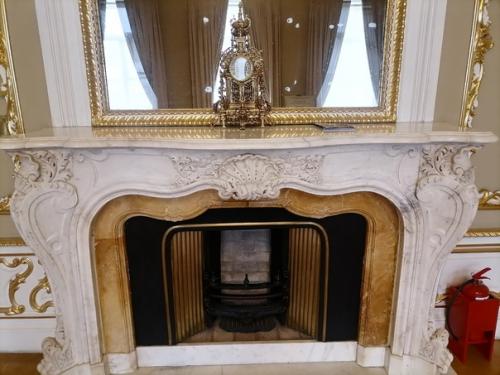 Этот дом на литейном проспекте, 37/39 вошел в историю благодаря стихотворению Н. а. Некрасова Размышления у Парадного Подъезда. 06