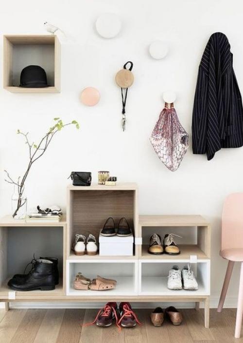 Мы организовываем пространство в прихожей. 03