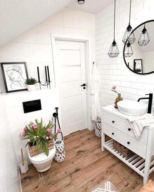 Всем привет.  Закончили ремонт в доме и можем похвастаться ванной в загородном доме на 2 этаже. 02