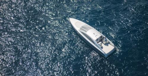 Компания Mercedes - Benz представила 960-сильную моторную яхту Arrow460 Granturismo. 05