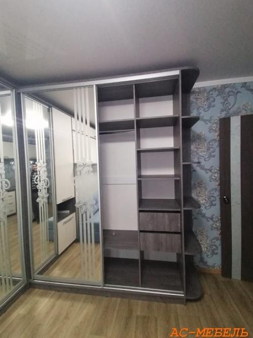 Ноу хау!  Проблемы недостатка пространства малогабаритных квартир легко решаются современным дизайном интерьера. 04