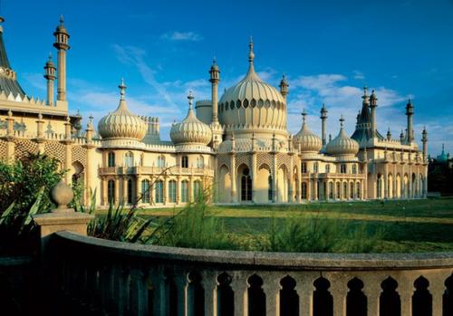 6 королевских резиденций Англии.