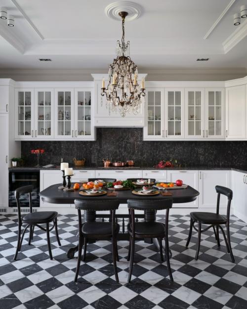 Девочки и мальчики, у нас тут новенькая: дизайнер, который начинал с ремонта у себя, а теперь делает интерьеры для подруг.  