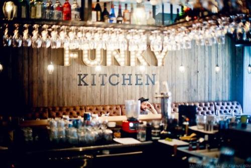 Рестораны, где можно рисовать на скатерти или стенах. 04 Рестораны, где можно рисовать на скатерти или стенах. 04