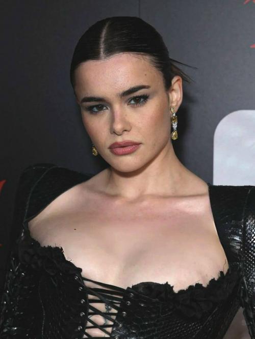 Новый выход Барби феррейры: она появилась на промо своего нового хоррора Лицо Смерти. 02