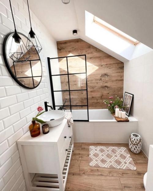 Всем привет.  Закончили ремонт в доме и можем похвастаться ванной в загородном доме на 2 этаже. 01