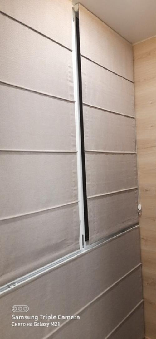 Римские шторы на балкон в цвете какао - идеальное решение для создания уютной и стильной атмосферы на вашем балконе. 02