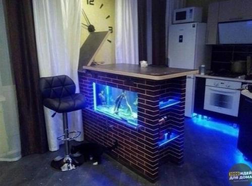 Стильный аквариум. Встроенный в барную стойку. 03