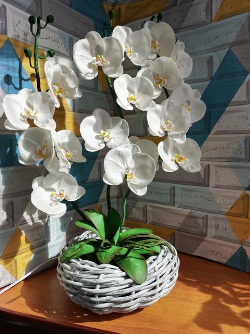 Орхидея из изолона с подсветкой.