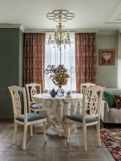 Дизайнер интерьеров лилия Асфандиярова создала яркий интерьер в английском стиле с использованием башкирских национальных мотивов. 03