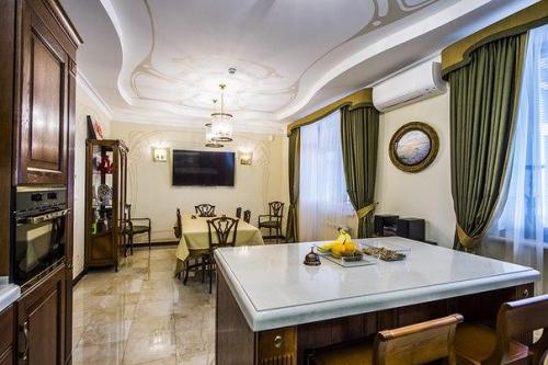 При работе над проектом главная задача у дизайнера всегда одна - создать комфортное, функциональное и уютное пространство. 01