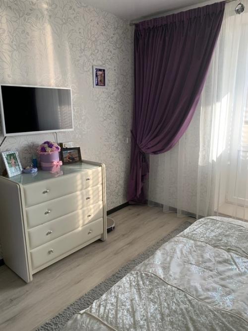 Хочу поделиться и фотографиями нашей квартиры кухню совместили с гостиной. 04