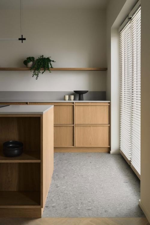 Нордическая эстетика душевной простоты и обтекаемой функциональности, пропущенная через призму современной элегантности середины века. 05