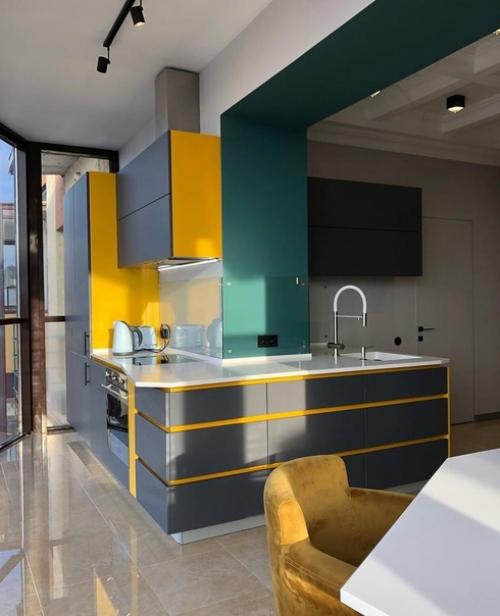 Нестандартное размещение кухни в квартире с нестандартной планировкой. 08