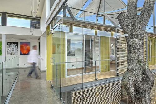 Просторный переносной дом из контейнеров в современном стиле. 05