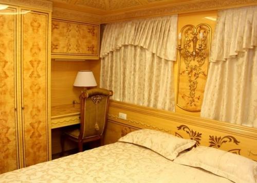 Польские СМИ публикуют интерьер вагона в котором, предположительно зеленский добирался до Варшавы. 03