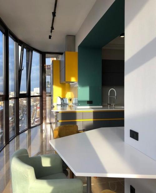 Нестандартное размещение кухни в квартире с нестандартной планировкой. 07