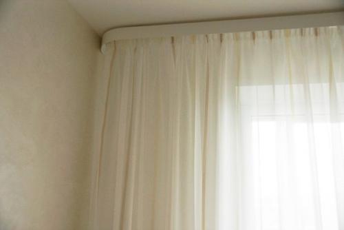 Вчера на нашем объекте мы шторы вешали. 02