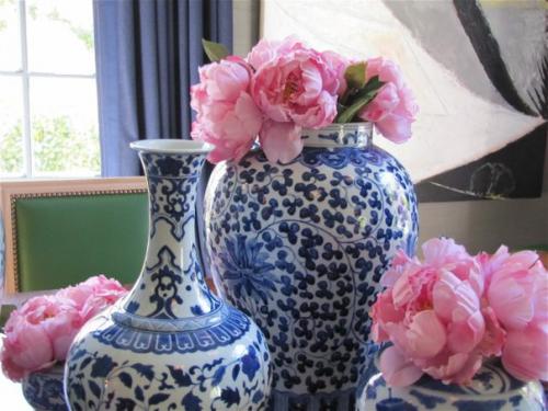 Сочный синий цвет, как и зеленый, благотворно влияет на человека. 04