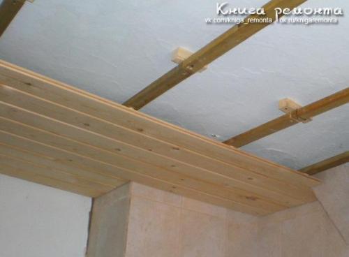 Мы обшиваем балкон вагонкой своими руками. 07