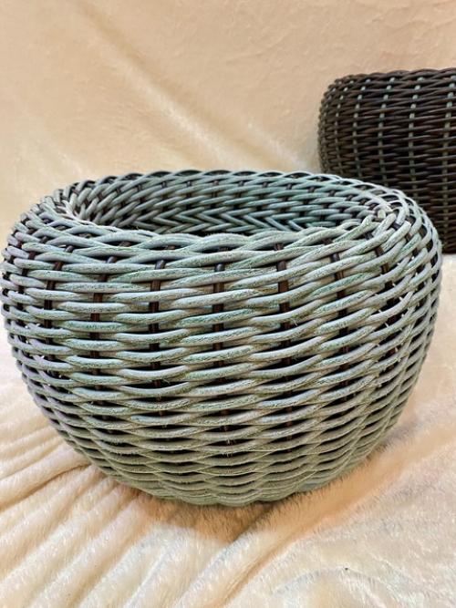 Кашпо из искусственного ротанга, ручной работы - это идеальное сочетание экологичности, прочности и стиля. 03