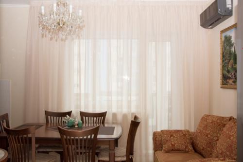 Часто задача текстиля - мягко поддержать интерьер, придав завершенность. 01