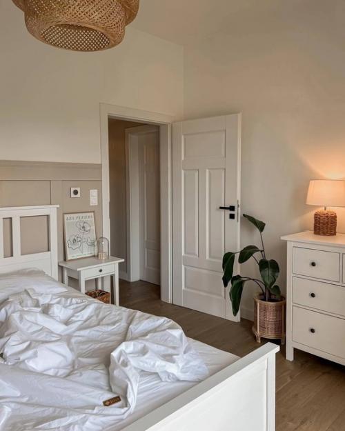 Эстетика в каждой детали: бежевые оттенки, чистые линии, стильный декор и красивая мебель. 05