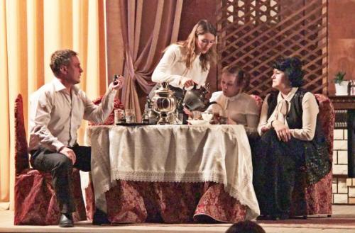 Перформанс поставил на пыть - яхской сцене Вассу Железнову. 02