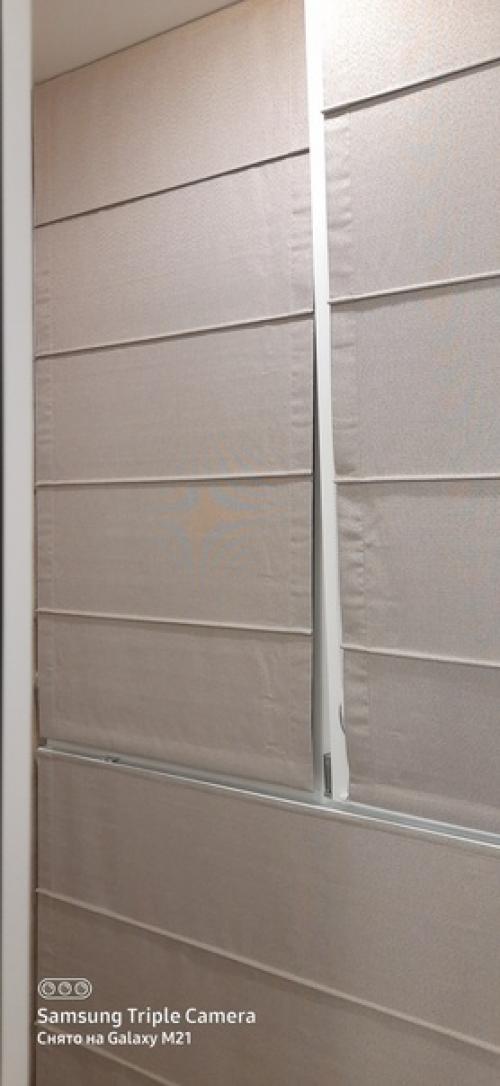 Римские шторы на балкон в цвете какао - идеальное решение для создания уютной и стильной атмосферы на вашем балконе. 01