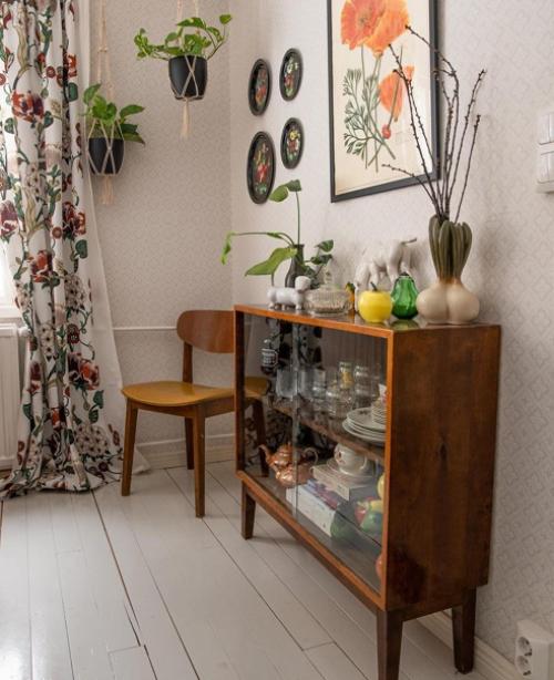 Уютный интерьер. С яркими деталями. 04