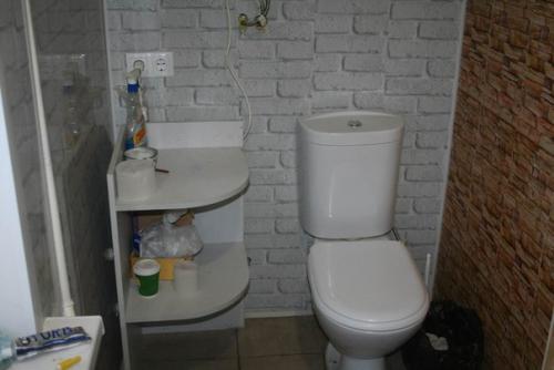 Сдается дом на сутки, все условия для проживания: просторная кухня, зал, спальня, сан узел совместный с душевой кабиной. 06