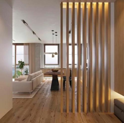 Деревянные рейки и натяжной потолок. 04