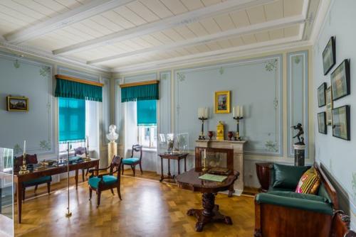 Ольгин павильон.  Построен в 1841-1844 годах архитектором штакеншнейдером Андреем Ивановичем. 04