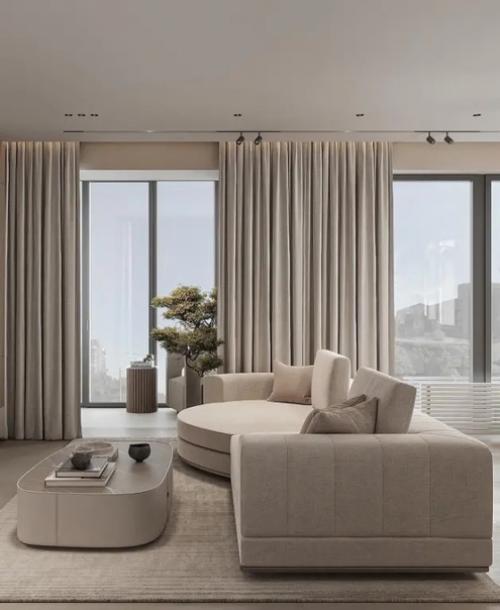 Потрясающий бежевый интерьер кухни - гостиной с маленьким золотыми акцентами. 01