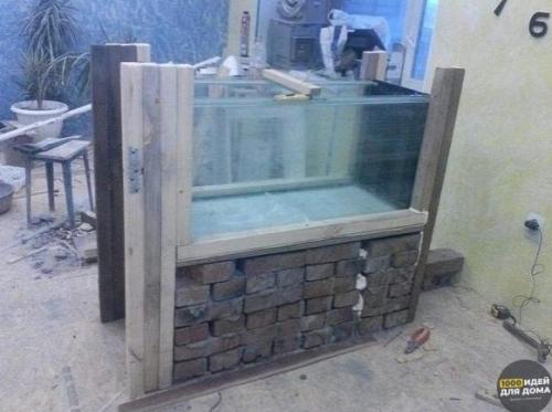 Стильный аквариум. Встроенный в барную стойку. 01
