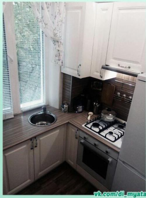 Небольшая кухня. После ремонта. 03