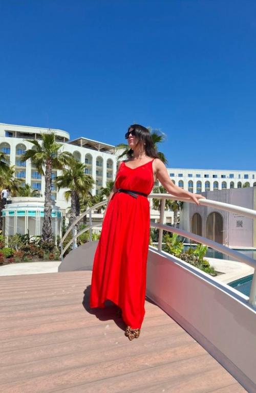 Роскошный номерной фонд, интерьеры, выполненные с использованием натуральных материалов- мрамора, редких пород дерева и латуни. 02