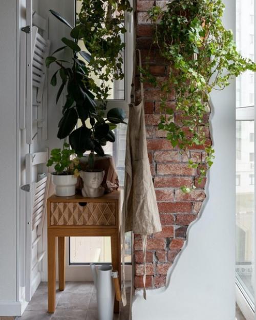 В этой уютной семейной квартире убрали оконный блок, ведущий на кухню. 03