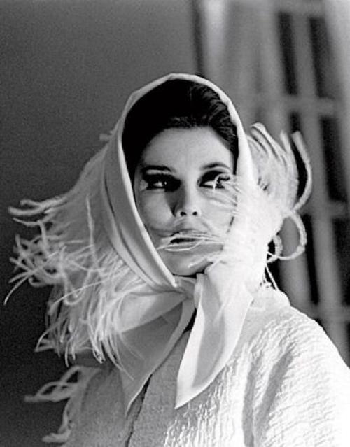 Виктуар дутрело - это имя было очень хорошо знакомо в кругах моды в 50-е годы в Париже. 03