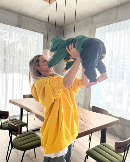 Маша горбань свой новый дом и подросшего сына показала. 01